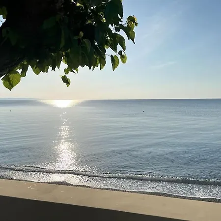 Beachfront Evgenia Leonídion