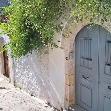 Beachfront Evgenia Willa