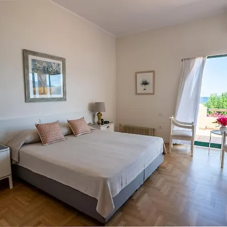 Beachfront Evgenia Leonídion