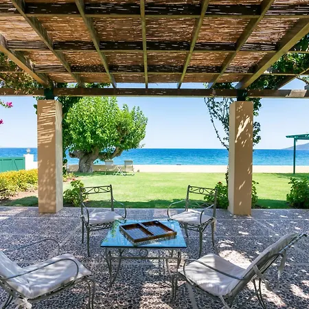 Beachfront Evgenia Leonídion