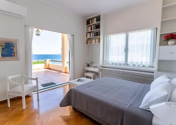 Beachfront Evgenia * Leonídion