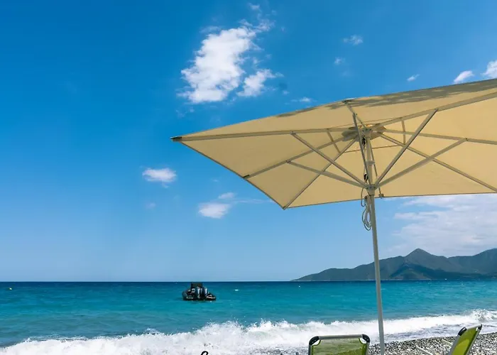 Beachfront Evgenia Villa Leonídion