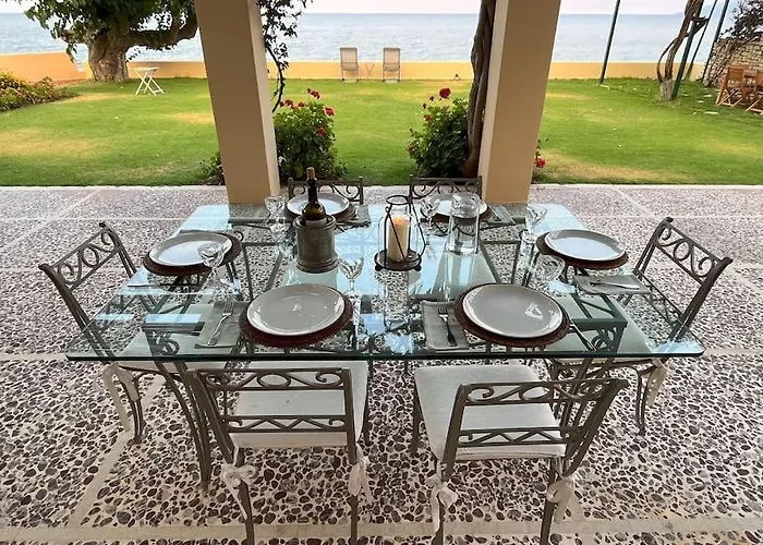 Villa Beachfront Evgenia Leonídion